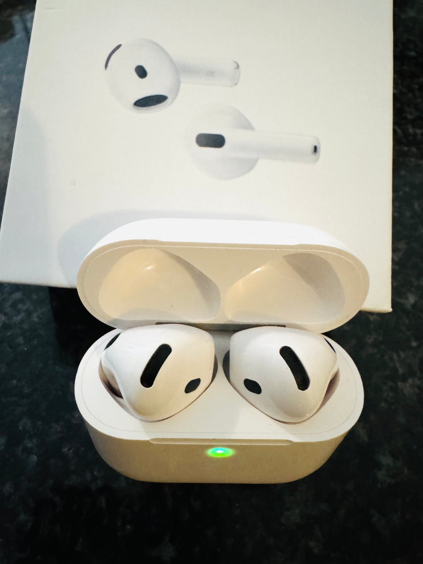Apple Airpods 4